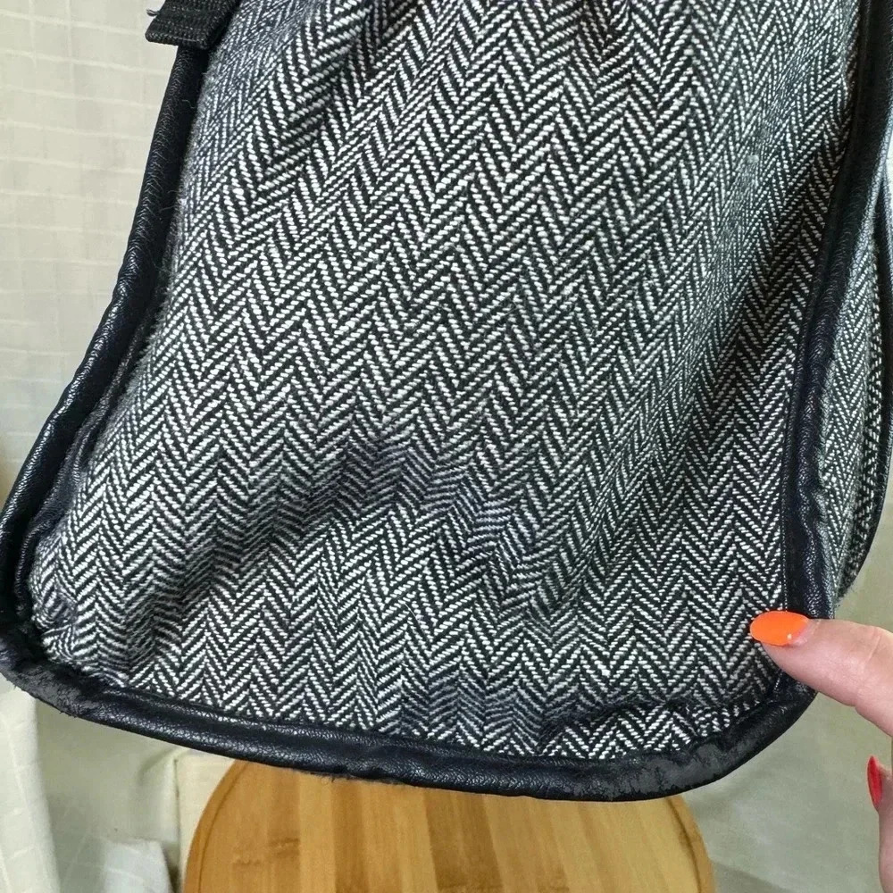 CARTERs City Tote Gray/Black Large Diaper Bag - Lots Pockets - Picture 8 of 9